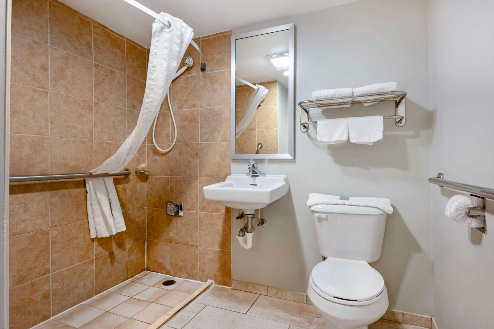 Western Ashbury 3*